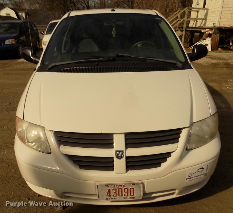image for item DD2879 2006 Dodge Grand Caravan SE van