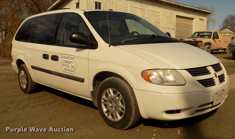 image for item DD2879 2006 Dodge Grand Caravan SE van