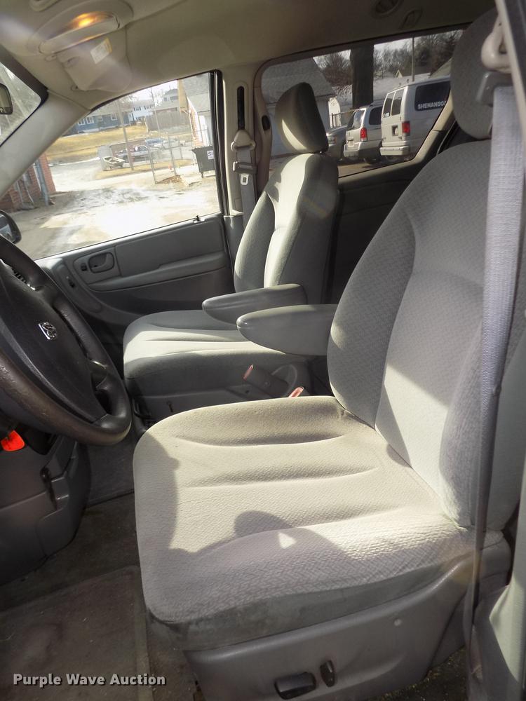 image for item DD2879 2006 Dodge Grand Caravan SE van