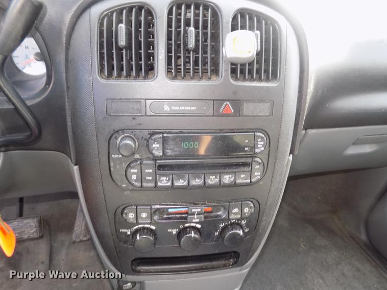 image for item DD2879 2006 Dodge Grand Caravan SE van