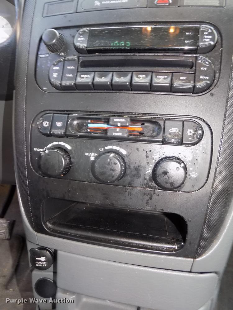 image for item DD2879 2006 Dodge Grand Caravan SE van