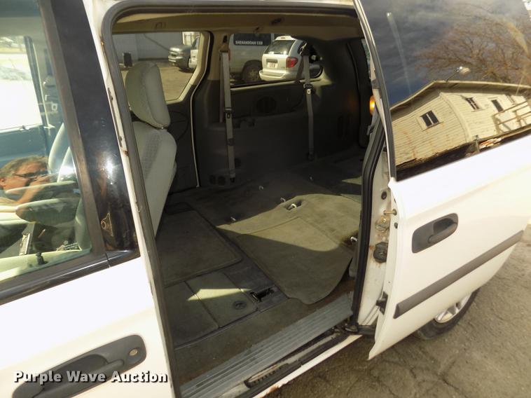 image for item DD2879 2006 Dodge Grand Caravan SE van