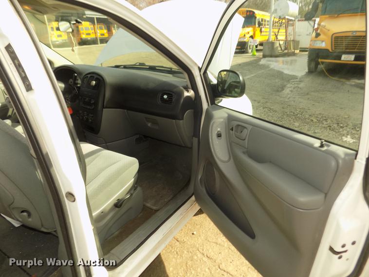 image for item DD2879 2006 Dodge Grand Caravan SE van