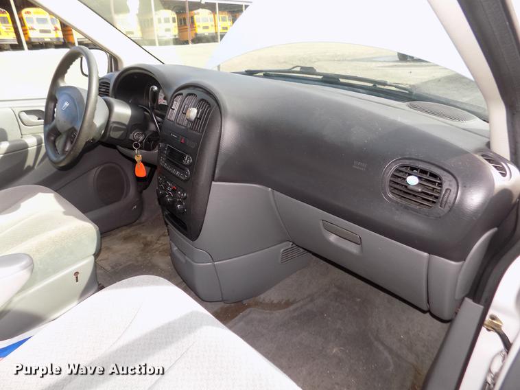 image for item DD2879 2006 Dodge Grand Caravan SE van