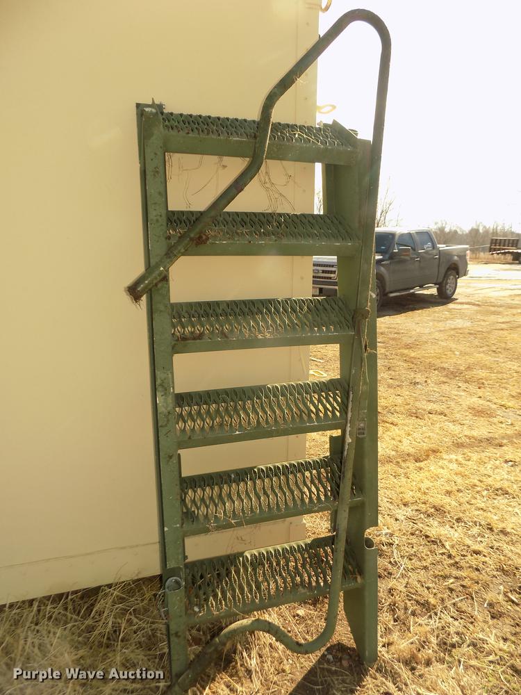 image for item DD2890 1999 office building