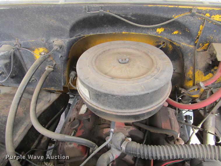 image for item DE6589 1976 GMC 6000 fuel truck