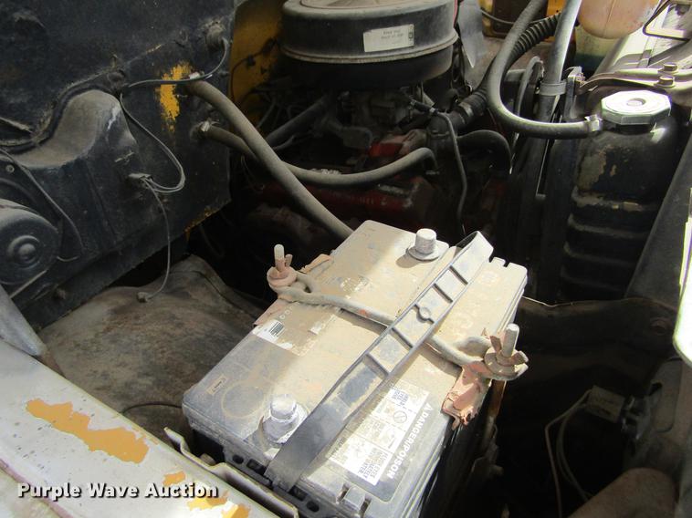 image for item DE6589 1976 GMC 6000 fuel truck