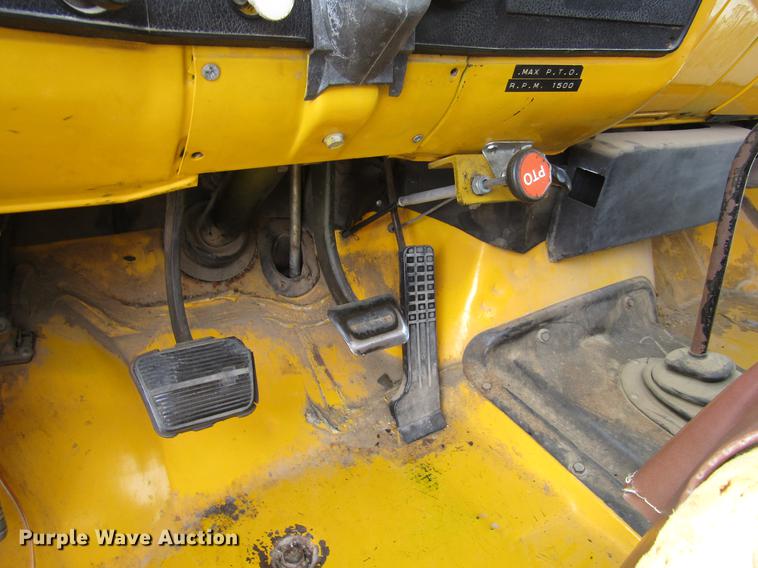 image for item DE6589 1976 GMC 6000 fuel truck