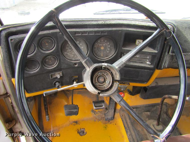 image for item DE6589 1976 GMC 6000 fuel truck