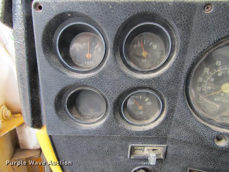 image for item DE6589 1976 GMC 6000 fuel truck