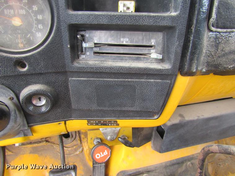 image for item DE6589 1976 GMC 6000 fuel truck