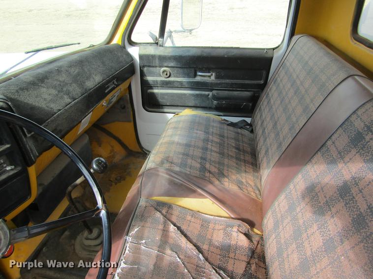 image for item DE6589 1976 GMC 6000 fuel truck