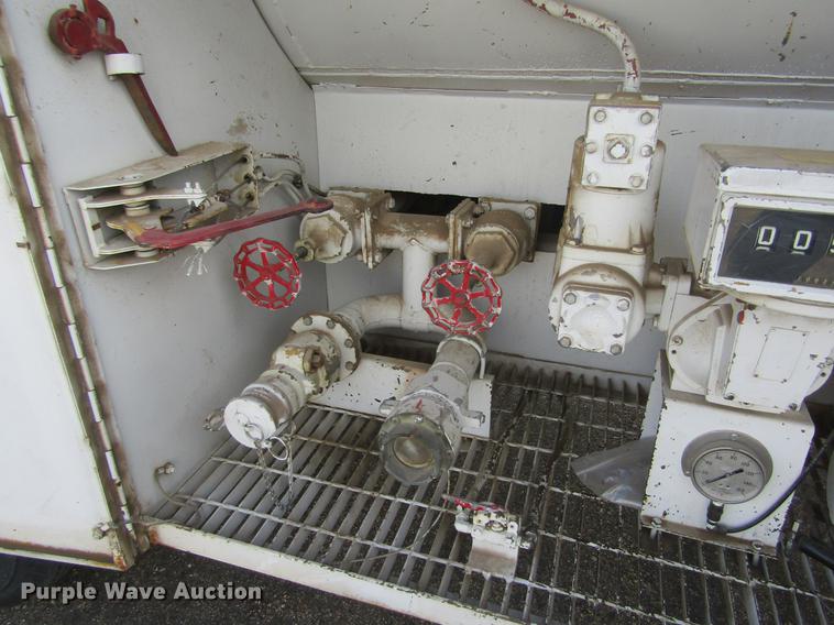 image for item DE6589 1976 GMC 6000 fuel truck