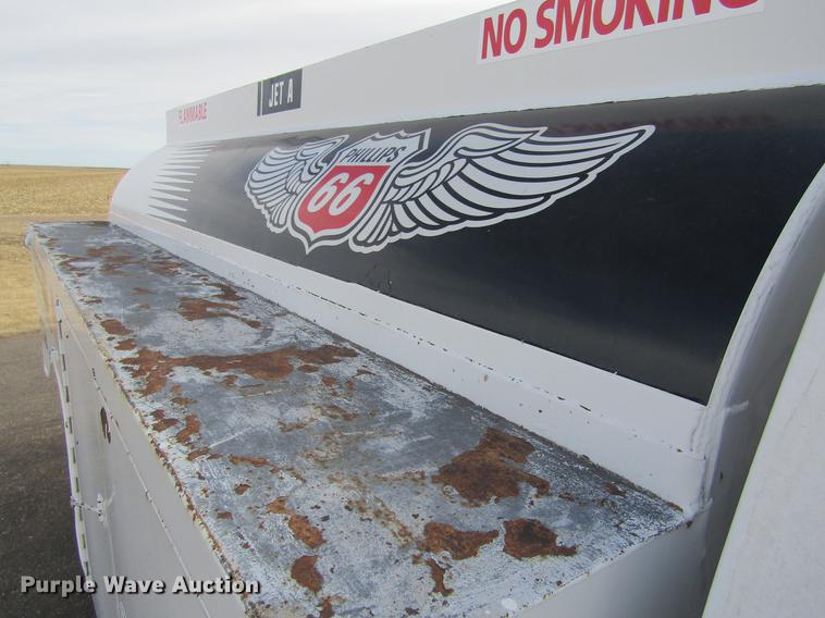 image for item DE6589 1976 GMC 6000 fuel truck