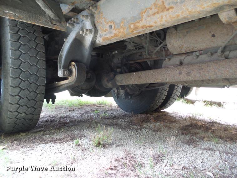 image for item DH9409 2001 Freightliner FS65 school bus