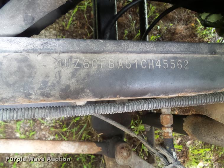 image for item DH9409 2001 Freightliner FS65 school bus