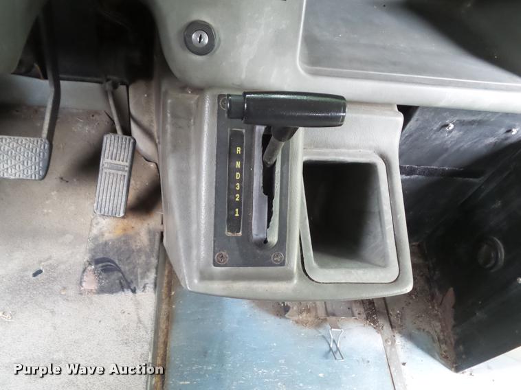 image for item DH9409 2001 Freightliner FS65 school bus