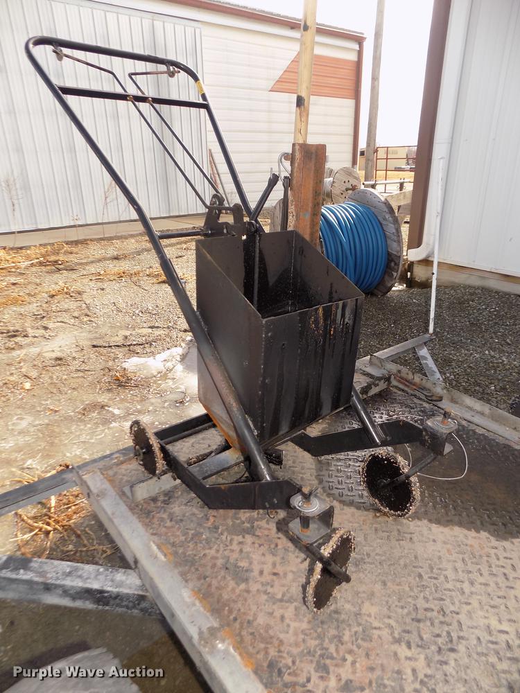 image for item DO9048 Tar pot trailer