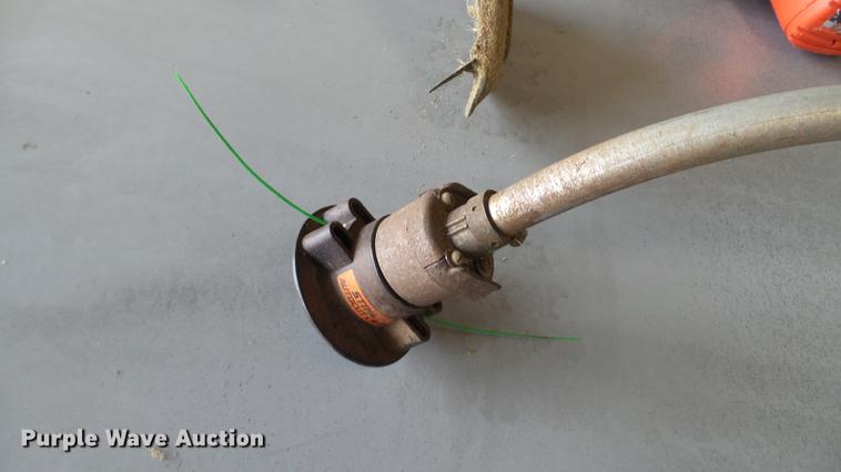 image for item DT9502 Lawn and garden equipment