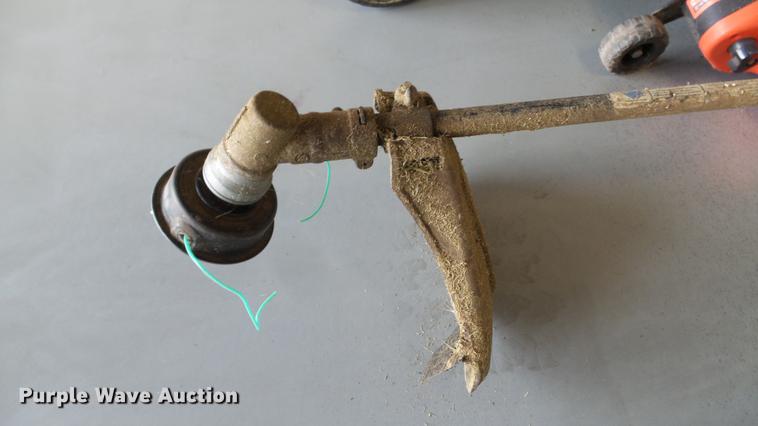 image for item DT9502 Lawn and garden equipment