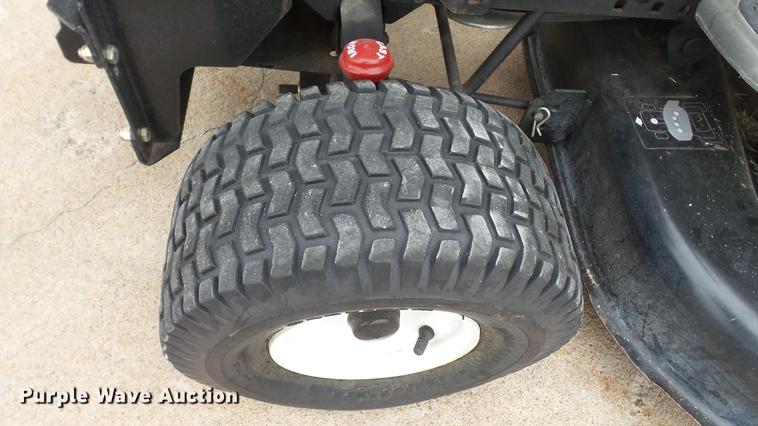 image for item DT9503 Craftsman LT2000 lawn mower