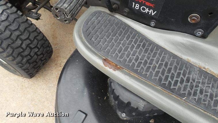 image for item DT9503 Craftsman LT2000 lawn mower