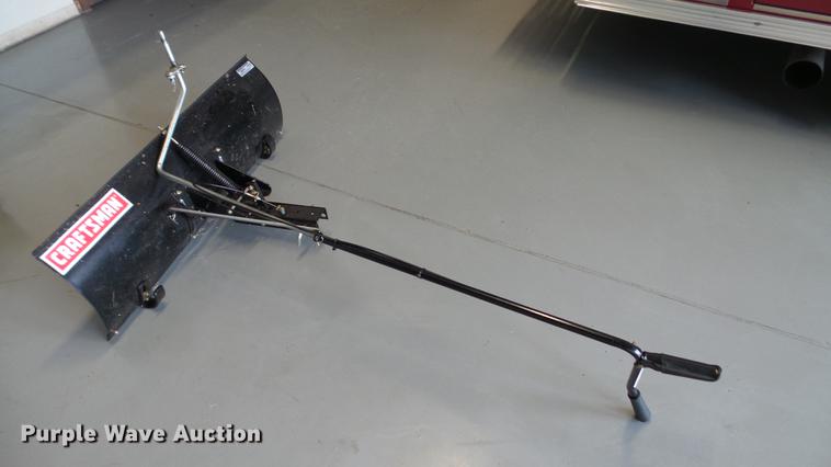 image for item DT9503 Craftsman LT2000 lawn mower