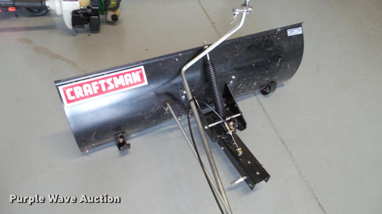 image for item DT9503 Craftsman LT2000 lawn mower