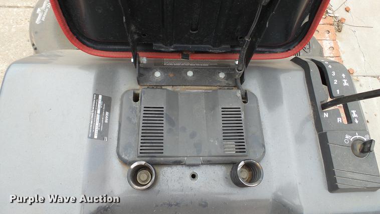 image for item DT9504 Craftsman LT4000 lawn mower