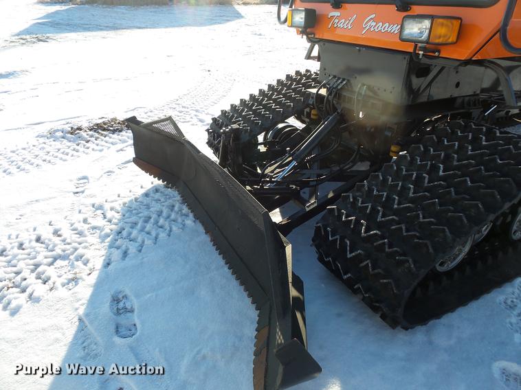 image for item EA9674 2004 Sno-Cat 2000D125-5 trail groomer