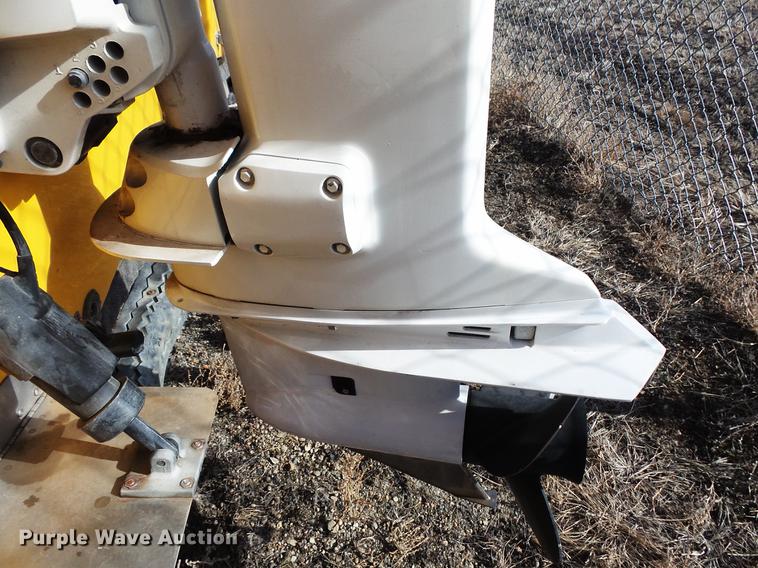 image for item EA9690 1998 Marine One 2650kat boat