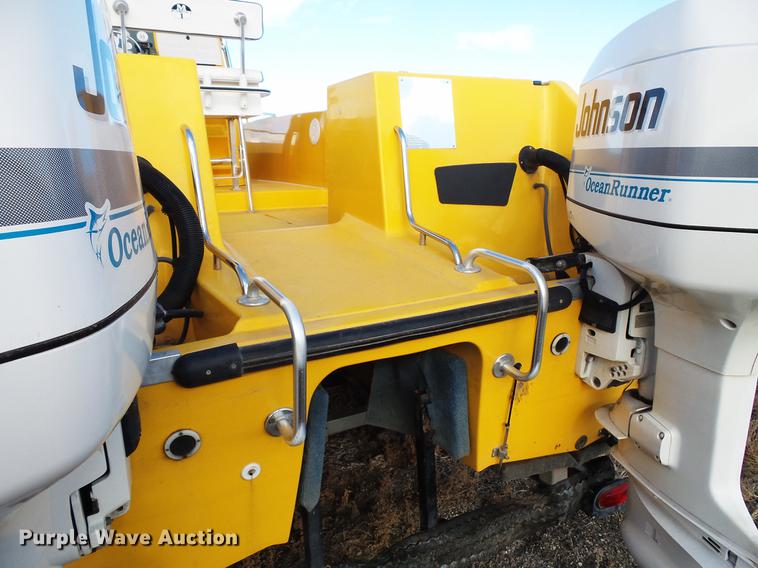 image for item EA9690 1998 Marine One 2650kat boat