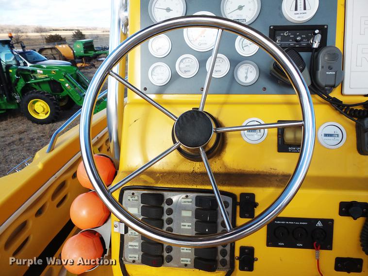 image for item EA9690 1998 Marine One 2650kat boat