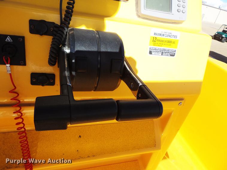 image for item EA9690 1998 Marine One 2650kat boat