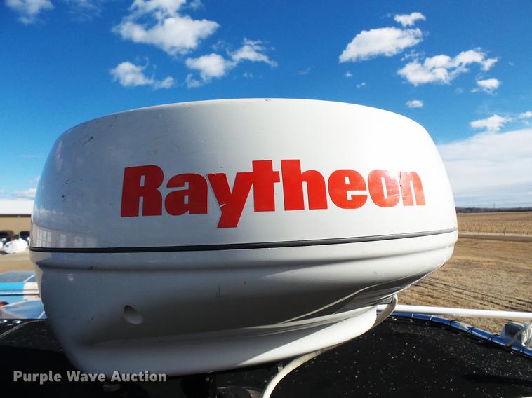 image for item EA9690 1998 Marine One 2650kat boat