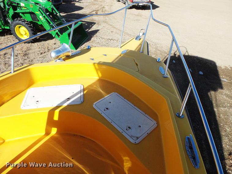 image for item EA9690 1998 Marine One 2650kat boat