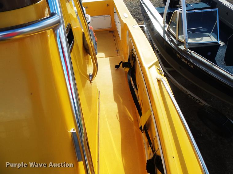 image for item EA9690 1998 Marine One 2650kat boat