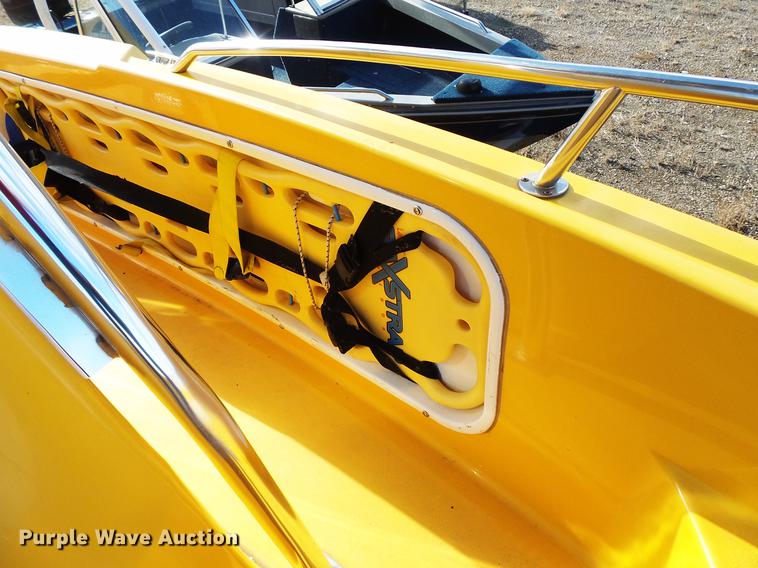 image for item EA9690 1998 Marine One 2650kat boat