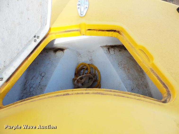 image for item EA9690 1998 Marine One 2650kat boat