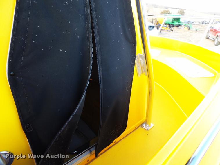 image for item EA9690 1998 Marine One 2650kat boat