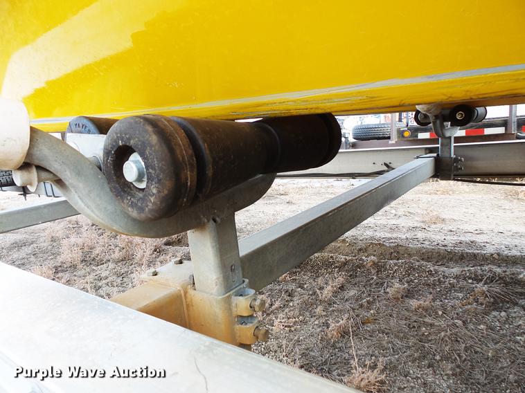 image for item EA9690 1998 Marine One 2650kat boat