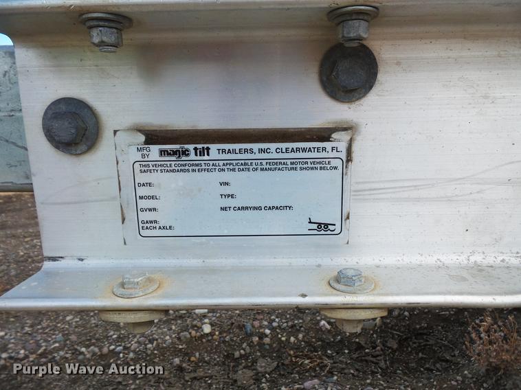 image for item EA9690 1998 Marine One 2650kat boat