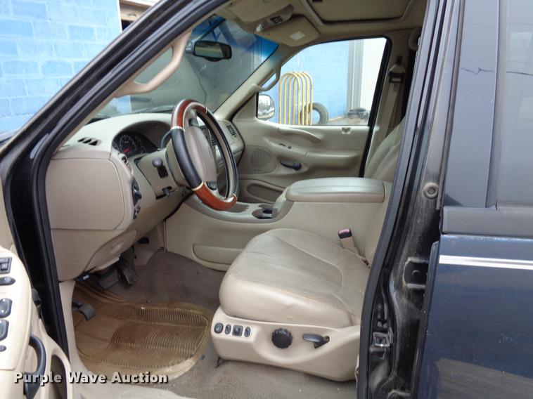 image for item EC9485 2000 Ford Expedition SUV