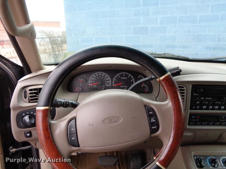 image for item EC9485 2000 Ford Expedition SUV