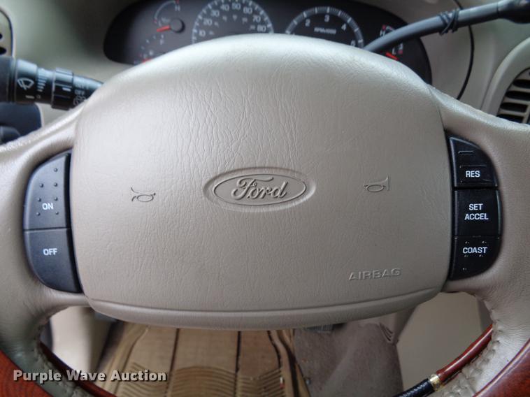 image for item EC9485 2000 Ford Expedition SUV