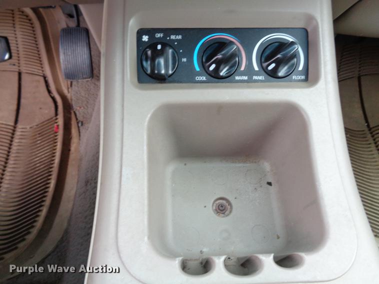 image for item EC9485 2000 Ford Expedition SUV