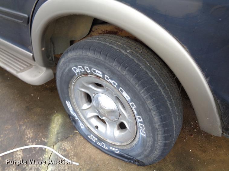 image for item EC9485 2000 Ford Expedition SUV