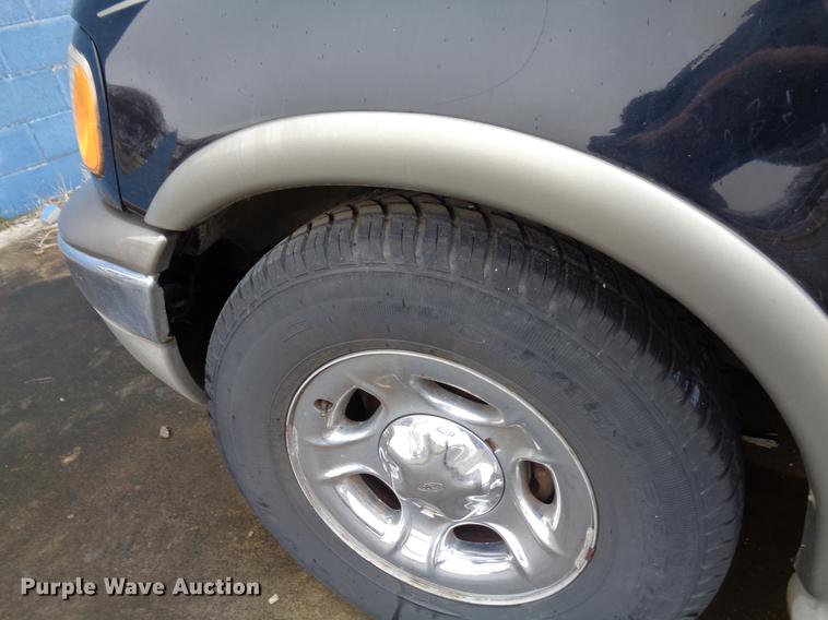 image for item EC9485 2000 Ford Expedition SUV