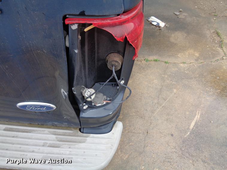 image for item EC9485 2000 Ford Expedition SUV