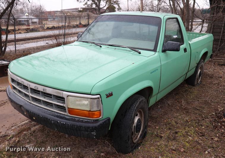 image for item EC9486 1996 Dodge Dakota pickup truck